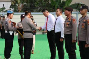 Sebanyak 48 Personel Polres Metro Jakarta Barat Mendapatkan Kenaikan Pangkat Setingkat Lebih Tinggi