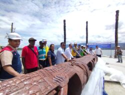 Kabupaten Samosir Terima Totem Kamoro Dari PT. Freeport Indonesia
