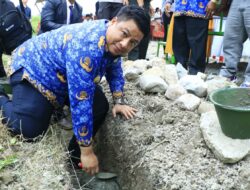 Vandiko Gultom Lakukan Peletakan Batu Pertama Pembangunan Gereja GKII Palipi