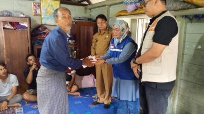 Pemprovsu Berikan Tali Asih Kepada Keluarga Korban Meninggal Dunia Akibat Banjir Bandang di Kenegerian Sihotang