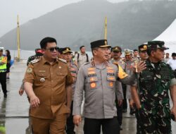 Kapoldasu Mengecek Pengamanan Aquabike Bersama Bupati Samosir
