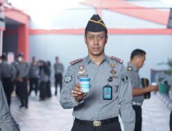 Wujud Komitmen Perangi Narkoba, Kepala Rutan Cipinang Instruksikan Kepada Pegawai Laksanakan Tes Urine