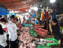 Pemkab Samosir Monitoring Harga Bapokting di Pasar Tradisional Onan Baru Pangururan