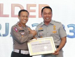 Jasa Raharja Berikan Penghargaan Kepada Stakeholders