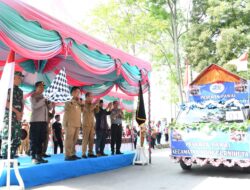 Bupati Samosir Lepas Pawai Karnaval Hari Ulang Tahun Kabupaten Samosir ke – 20 Tahun