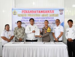 Pemkab Samosir Serahkan Naskah Perjanjian Hibah Daerah Kepada Kapolres Samosir