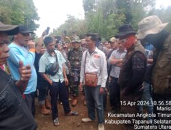Ratusan Warga Usir Alat Berat Milik TPL dari Desa Silinggom-Linggom, Situasi Saat ini Sedang Memanas