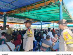 Polres Samosir Mengawal dan Dampingi Masyarakat Kabupaten Samosir Dalam Kunjungan Kerja Wakapolri di Wilayah Hukum Dairi