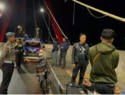 Patroli Presisi Malam Minggu Polres Samosir, Tegur Pedagang di Jembatan Tano Ponggol