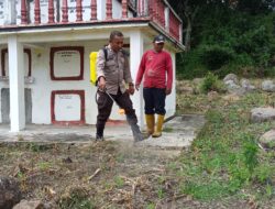 Dukung Ketahanan Pangan, Personil Polsek Harian Persiapkan Lahan Warga untuk Budidaya Jagung