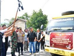 Distribusi Logistik Pilkada 2024 Resmi Diberangkatkan Bupati Samosir