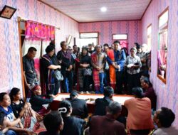Bupati Samosir Kunjungi Rumah Duka Korban Longsor Sembahe
