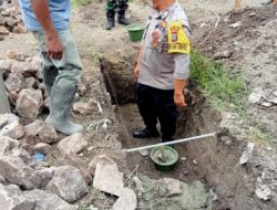 Bhabinkamtibmas Polres Samosir Dampingi Pemerintah Desa Tanjung Bunga dan Desa Lumban Pinggol dalam Pelayanan Masyarakat