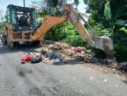 Mengantisipasi Banjir, Desa Marindal I Bersihkan Parit dan Sampah Warga