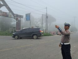 Polres Samosir Perketat Pengamanan : Wisatawan Ramai, Jalur Tele Berkabut, Jalan Lingkar Pulau Samosir Terputus