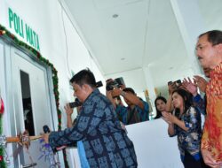 Tingkatkan Pelayanan Kesehatan, Vandiko Gultom Resmikan Poliklinik Mata di RSUD dr. Hadrianus Sinaga