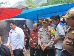 Wakapolres Samosir bersama Pemda Kabupaten Samosir Pantau Harga Sembako Jelang Idul Fitri 2025