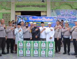 Kapolres Samosir AKBP Rina Frillya Serahkan Bingkisan Idul Fitri, Perkuat Iman dan Kemitraan dengan Masyarakat