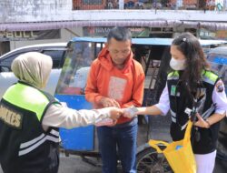 Wujud Kepedulian Si Dokkes dan Sat Lantas Polres Samosir dalam Bakti Sosial Menyambut Hari Bhayangkara ke-79
