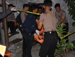 Sat Reskrim Polres Samosir Lakukan Olah TKP Penemuan Mayat Wanita di Dalam Tugu