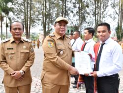 Bupati Samosir Serahkan 141 SK PPPK Formasi Tahun 2024