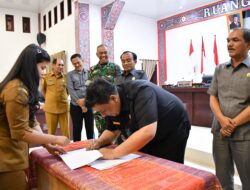 DPRD Samosir Setujui Ranperda P-APBD 2025 Menjadi Perda