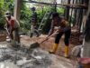 Gotong Royong Pengecoran Rumah Warga, Bhabinkamtibmas Tunjukkan Kedekatan dengan Masyarakat