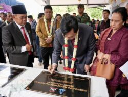 Bupati Samosir Dampingi TNI (Purn) Luhut Pandjaitan Resmikan Sopo godang (Mamre) HKBP Nainggolan