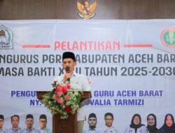 Tarmizi SP, MM Mengukuhkan Afrinda Novalia Sebagai Ibunda Guru Aceh Barat