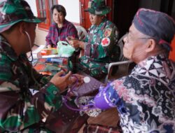 Door to Door. Satgas TMMD Ke 127 Kodim 0808/Blitar Beri Layanan Kesehatan Bagi Masyarakat Desa Krisik