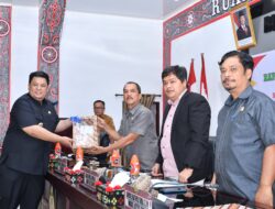 Bupati Samosir Sampaikan Nota Pengantar 4 Ranperda dalam Rapat Paripurna DPRD