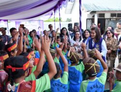 Dua Hari di Samosir, Kahiyang Ayu Pastikan Pelayanan Posyandu Berjalan Optimal