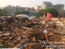 Tumpukan Sampah Raksasa Waduk Dukuh 2 Terbakar, Warga Tegur Keterlambatan Pengawasan Instansi